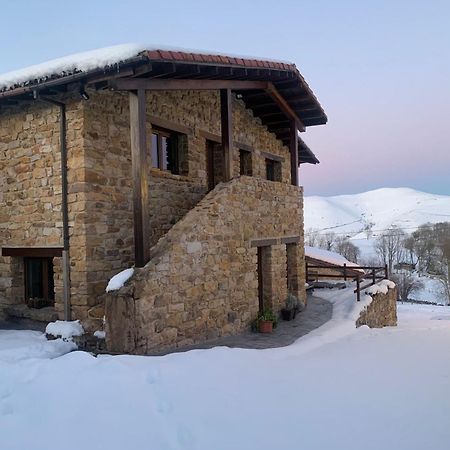 Apartamentos Los Tojos Colsa Kültér fotó