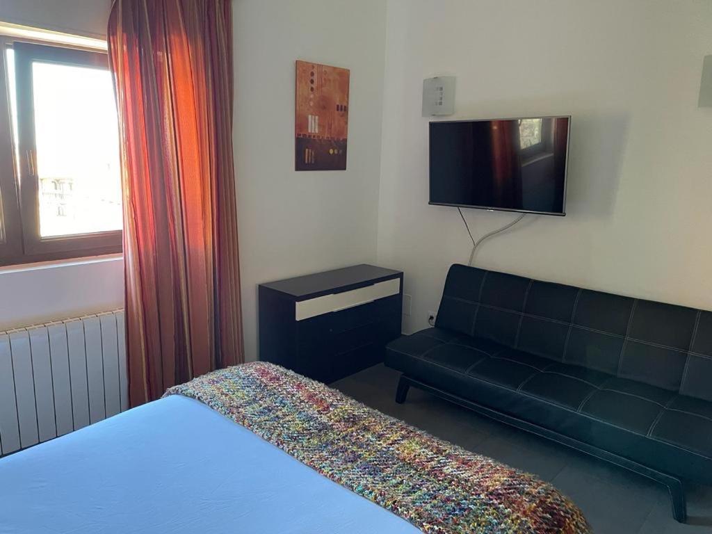 Apartamentos Los Tojos Colsa Kültér fotó