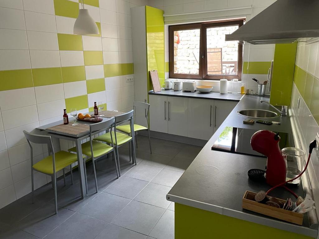 Apartamentos Los Tojos Colsa Kültér fotó