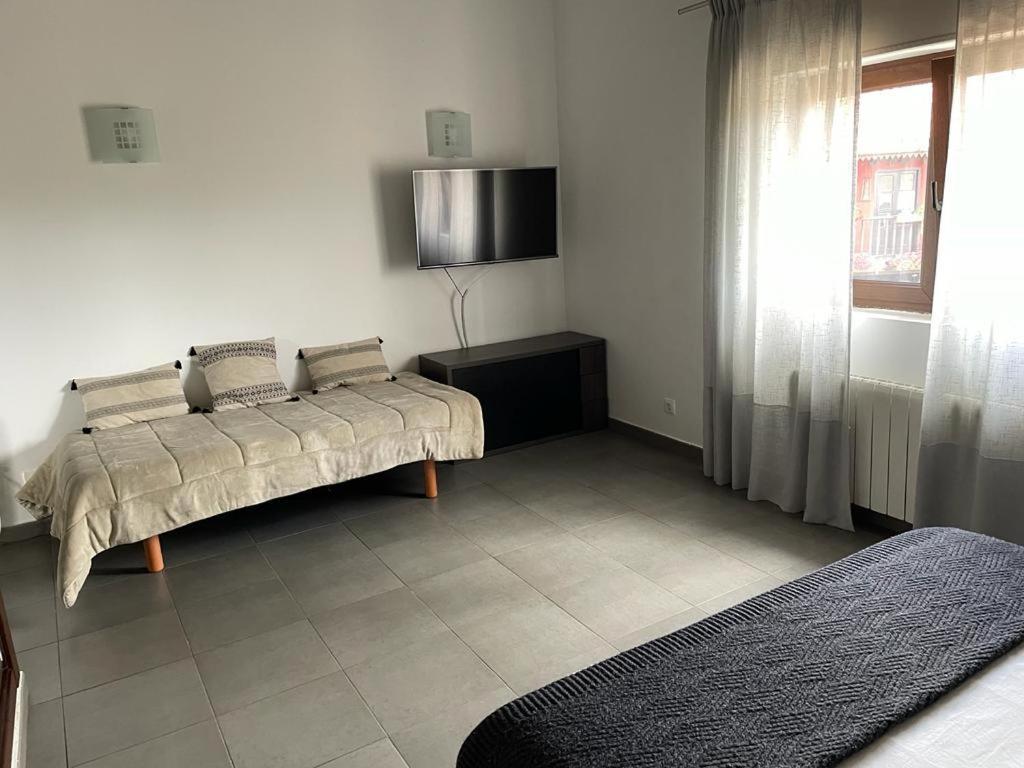Apartamentos Los Tojos Colsa Kültér fotó