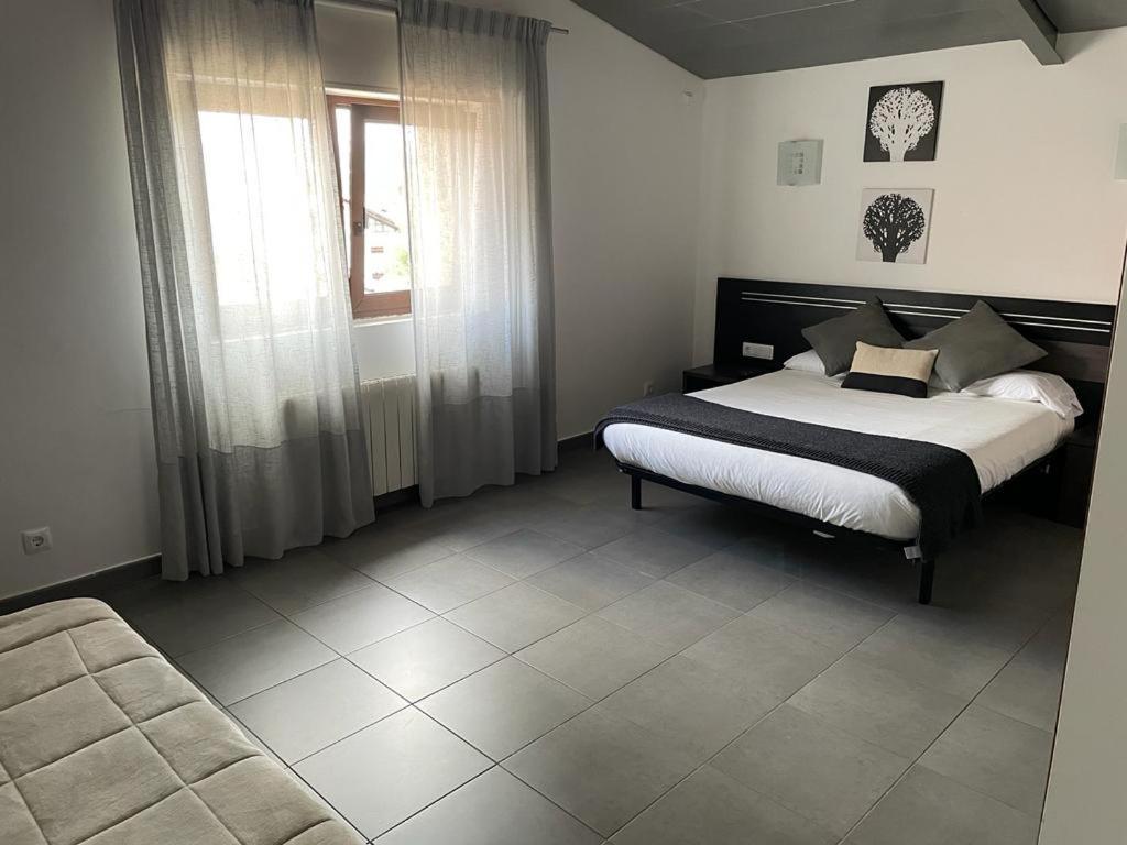 Apartamentos Los Tojos Colsa Kültér fotó
